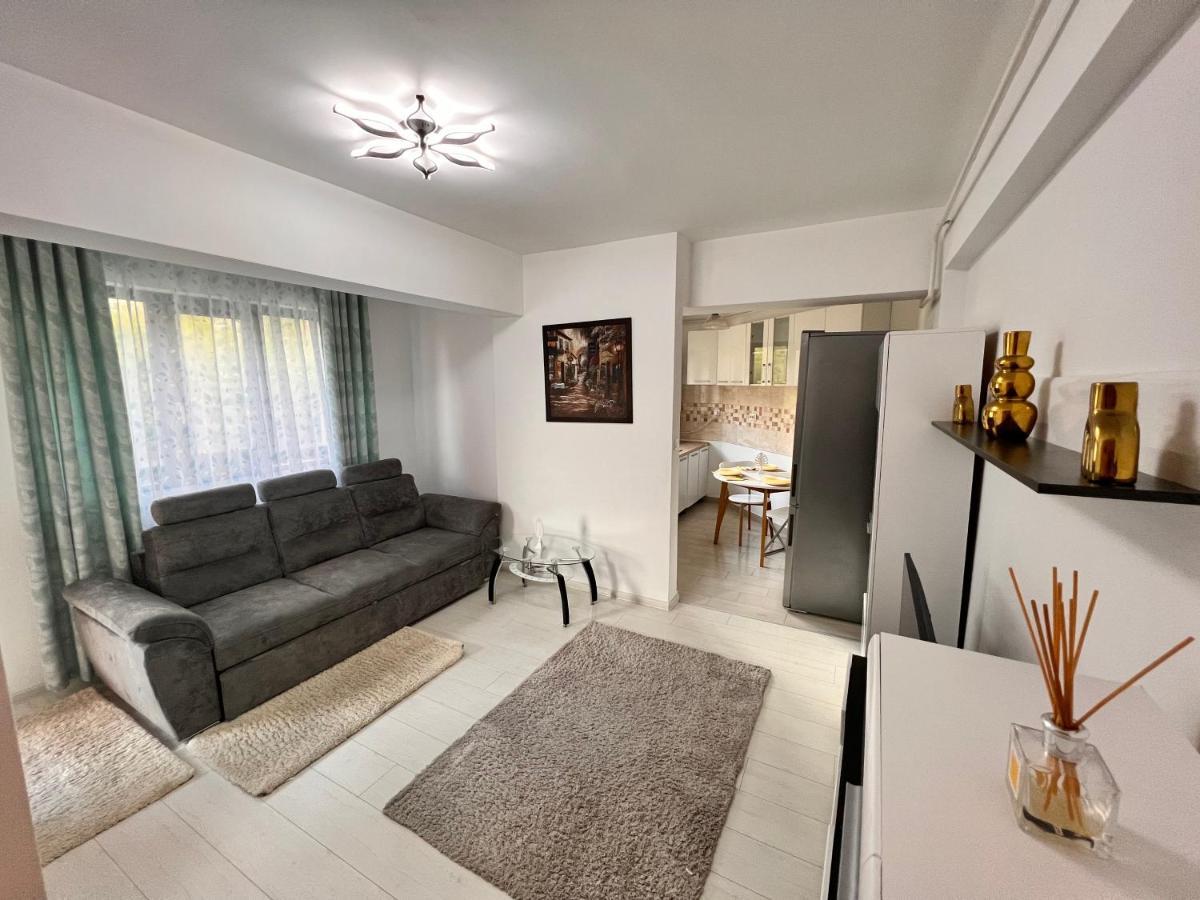 2 Rooms Apartment Airy & Bright Relax Яш Екстериор снимка