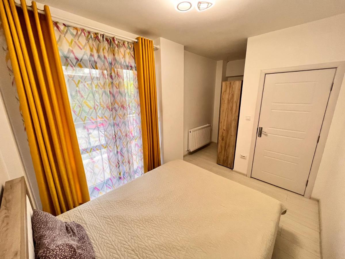 2 Rooms Apartment Airy & Bright Relax Яш Екстериор снимка