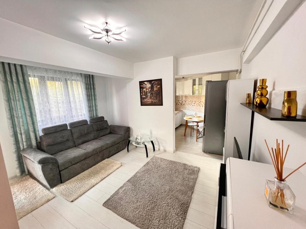 2 Rooms Apartment Airy & Bright Relax Яш Екстериор снимка