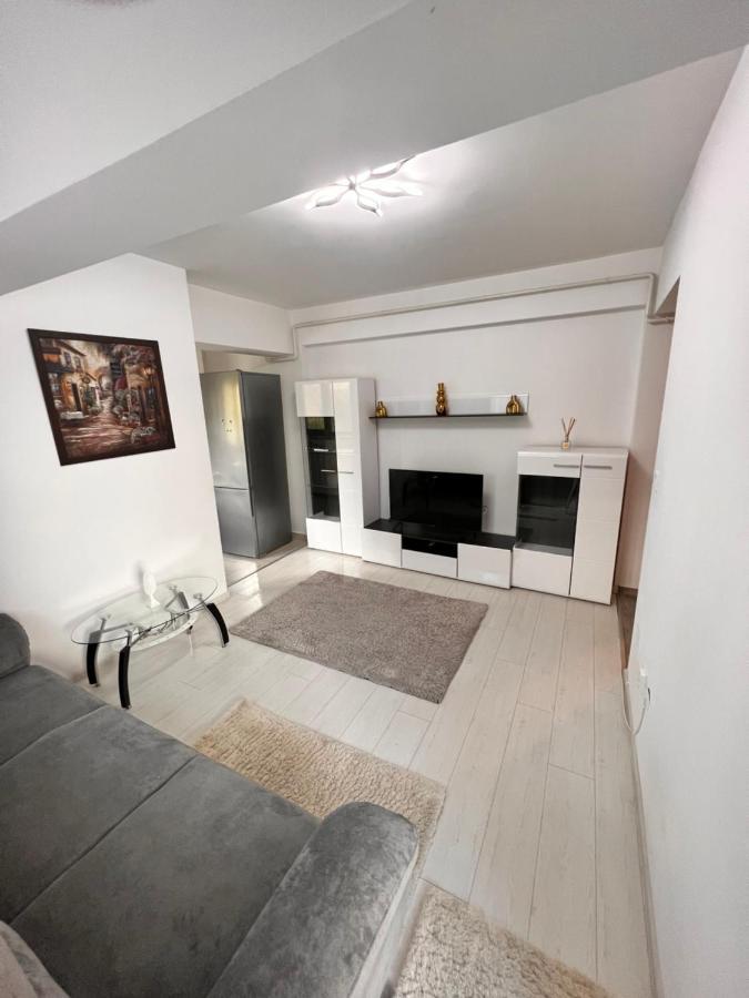 2 Rooms Apartment Airy & Bright Relax Яш Екстериор снимка