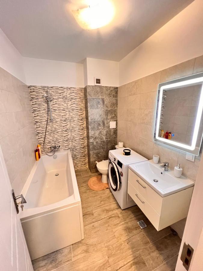 2 Rooms Apartment Airy & Bright Relax Яш Екстериор снимка